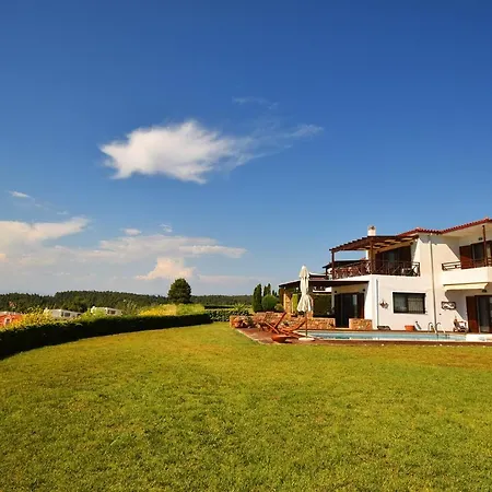 Nutsford Sea View Private Pool *