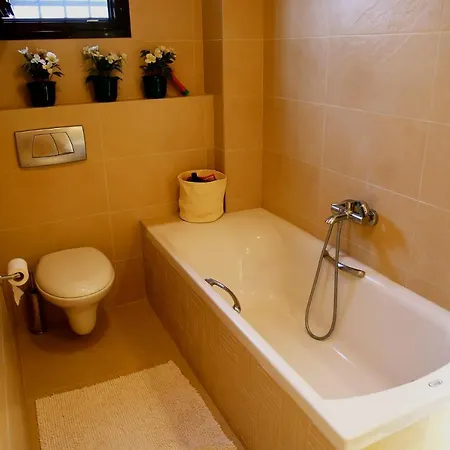 Nutsford Sea View Private Pool