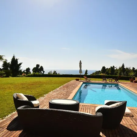 Nutsford Sea View Private Pool *