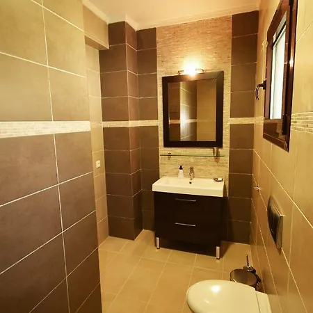 Nutsford Sea View Private Pool *
