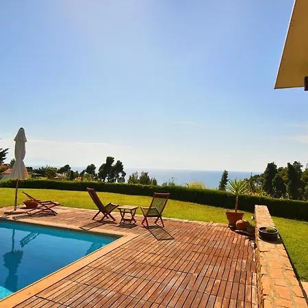 Nutsford Sea View Private Pool *